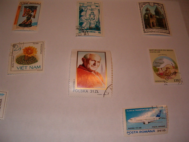 Différents timbres oblitérés de pays différents