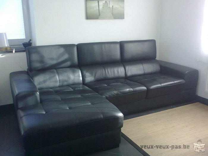 Magnifique canapé en cuir noir très design