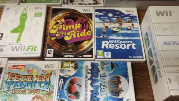 Superbe lot Nintendo Wii console + 11 jeux + wii fit + sports kit ++